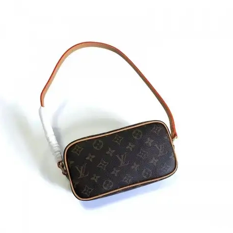 2110DJ0017 LV Bag 0824